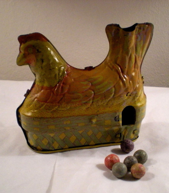 Baldwin Toy Hen - Chicken Laying Eggs - 1940